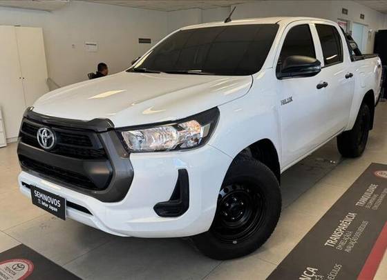 TOYOTA HILUX 2.8 D-4D TURBO DIESEL CD POWER PACK 4X4 AUTOMÁTICO TOYOTA HILUX 2.8 D-4D TURBO DIESEL CD POWER PACK 4X4 AUTOMÁTICO